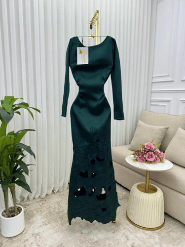 فستان سهرات.