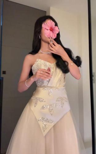 فستان سهرات بقماش شك سهره ورد