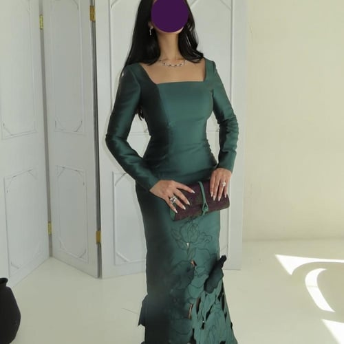فستان سهرات.