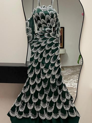 Elegant Emerald Evening Dress - فستان سهرة زمردي أ...