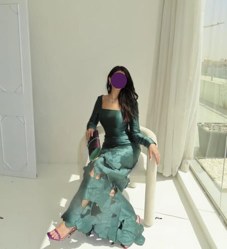فستان سهرات.