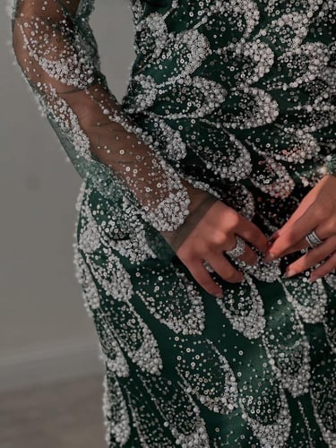 Elegant Emerald Evening Dress - فستان سهرة زمردي أ...