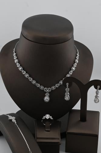 طقم فضه صافي عيار 925 - تصميم الماس ابيض