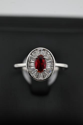 Silver ring 925 karat - white diamond design and ruby