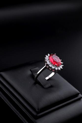Silver ring 925 karat - design of white and dark pink diamonds