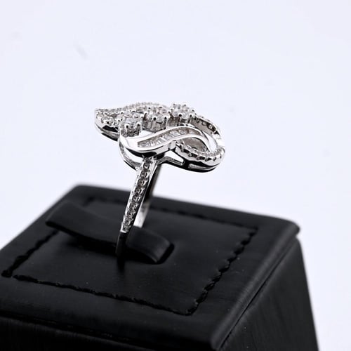 نصف طقم فضه عيار 925 - تصميم الماس ابيض