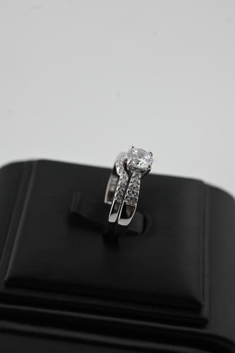 خاتم تونز فضه عيار 925- تصميم الماس ابيض