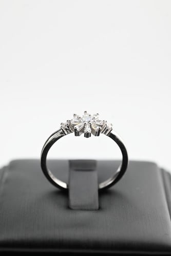 نصف طقم فضة عيار 925- تصميم الماس ابيض