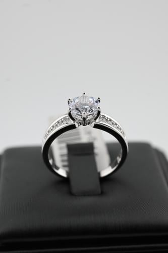 خاتم فضه عيار 925- تصميم الماس