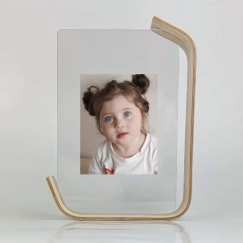 برواز بصورتك او صورة اليفك