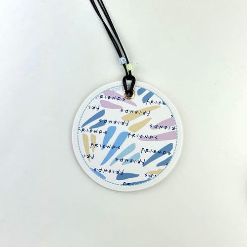 فرندز تعليقة سيارة و ميدالية