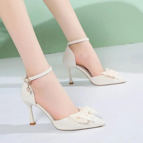 حذاء خنجر نسائي بكعب أنيق