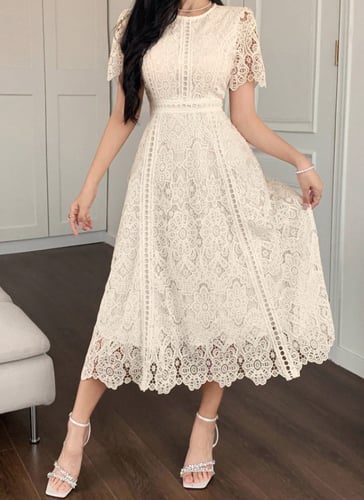 DAZY فستان قصير بأكمام قصيرة مزين بالدانتيل، فستان...