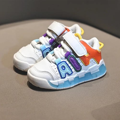 أحذية رياضية للأطفال من Four Seasons