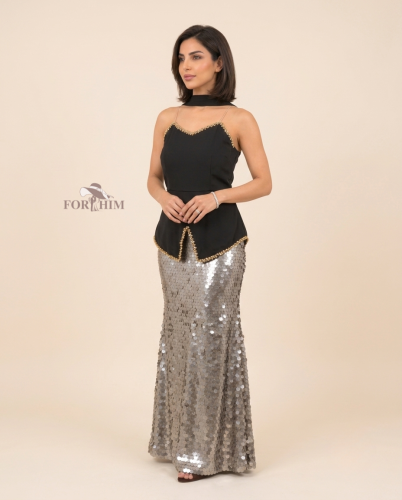 فستان سهرة توب أسود ملكي وترتر لامع وبتصاميم ذهبية...