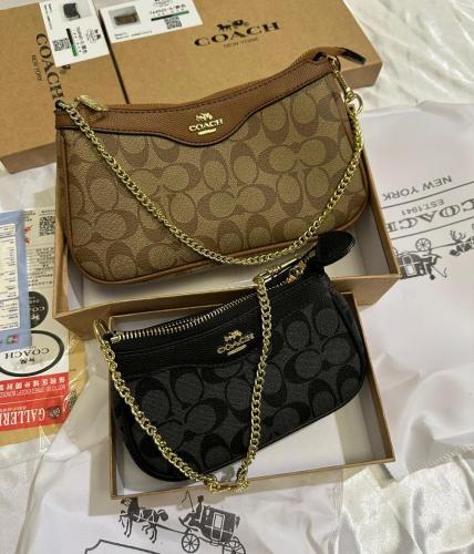 شنطة كوتش صغيرة