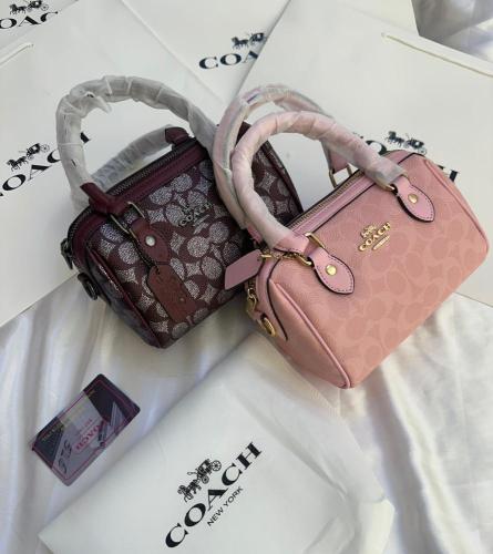 شنطة يد كوتش