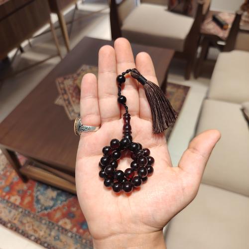 سبحة كهرمان طبيعي بلطيقي – لون أسود