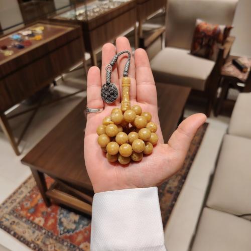 سبحة كهرمان مضغوط – لون عسلي دافئ بطابع كلاسيكي را...