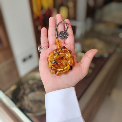سبحة كهرمان طبيعي – تدرجات العسل الملكي ببهاء فاخر