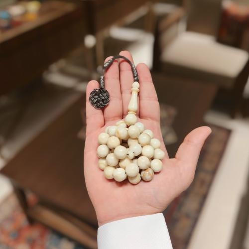 سبحة المرجان العاجي الطبيعي