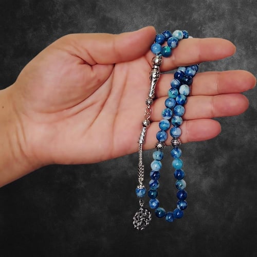 سبح أحجار طبيعية – تدرجات لونية بلمسة أنيقة