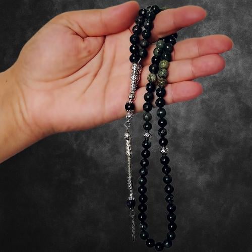 سبح أحجار طبيعية – تدرجات لونية بلمسة أنيقة