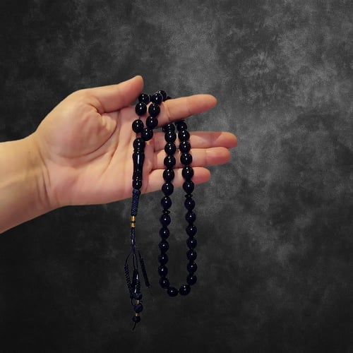 سبح زعفرانية فاخرة – تدرجات لونية بنبرة جذّابة