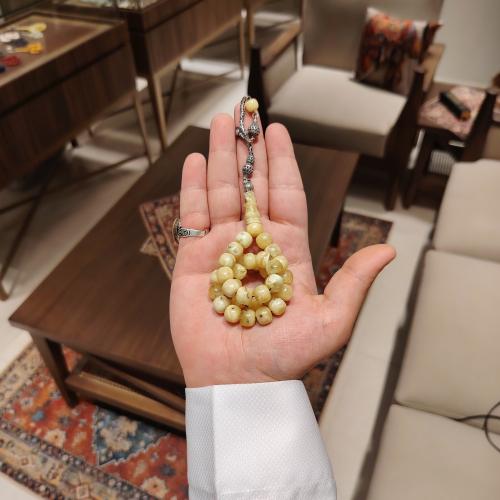 سبحة كهرمان طبيعي – حليبي ليموني بنقوش طبيعية فاخر...