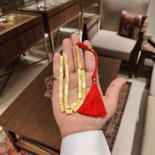 سبحة كهرمان طبيعي – خراطة أسطوانية بطابع راقٍ