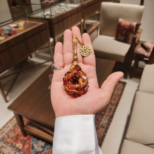 سبحة كهرمان طبيعي – تدرجات عنبرية بلمعة ملكية