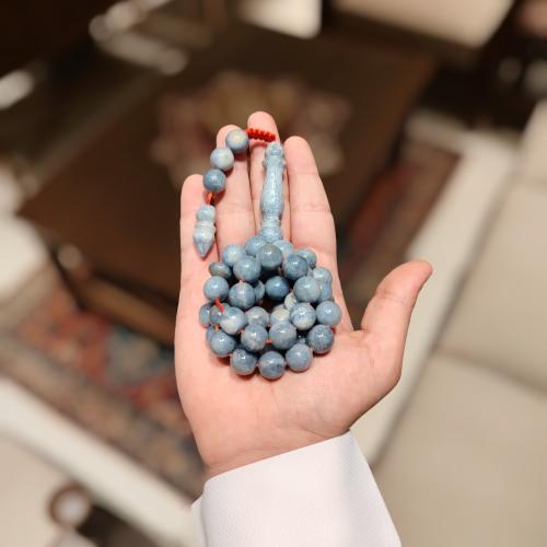 سبحة المرجان الرمادي السحابي