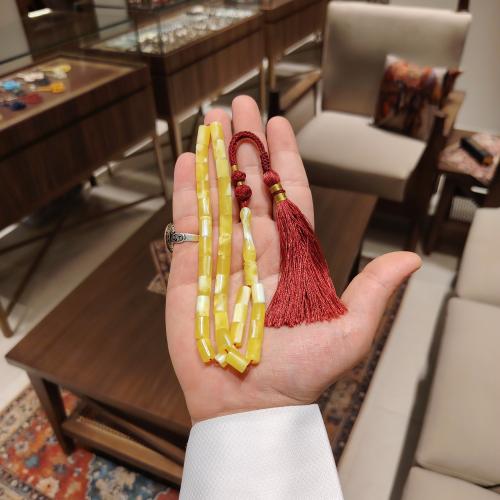 سبحة كهرمان طبيعي – إشراقة ليمونية بنعومة كريمية