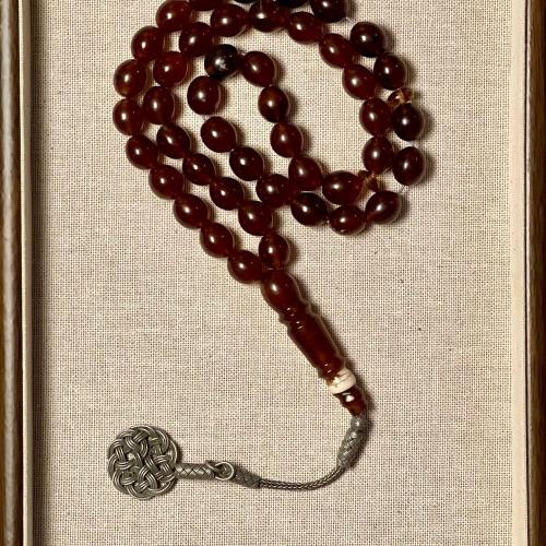 سبحة كهرمان إندونيسي طبيعي – بلون بني غامق