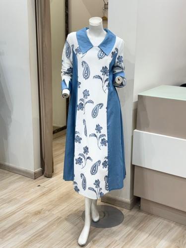 جلابيه لون الجينز وأبيض مزخرفه