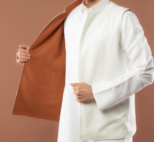 White embroidered ghutra