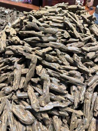 An ounce of ant house oud