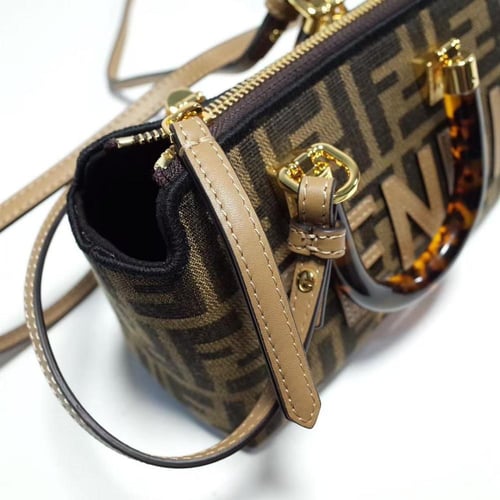 شنطه فندي فخمة