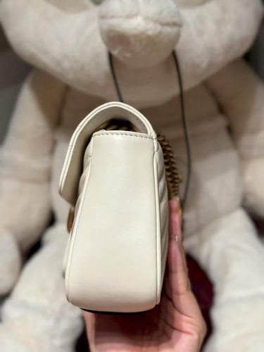 شنط قوتشي الجديده