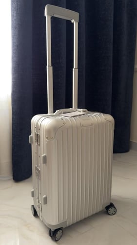 كاري اون ريموا لون فضي 55cm ( اللمنيوم)