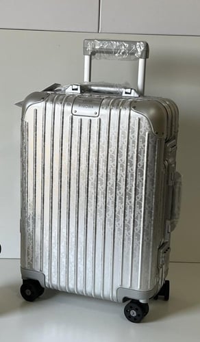شنطة سفر كاري اون Rimowa &Dior