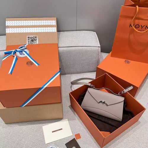 شنطه moynat