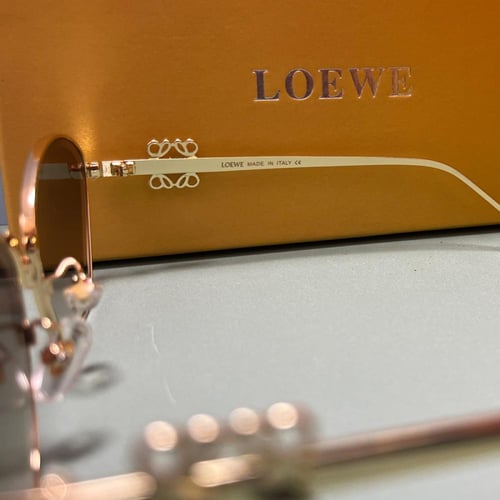 نظارة لويفي