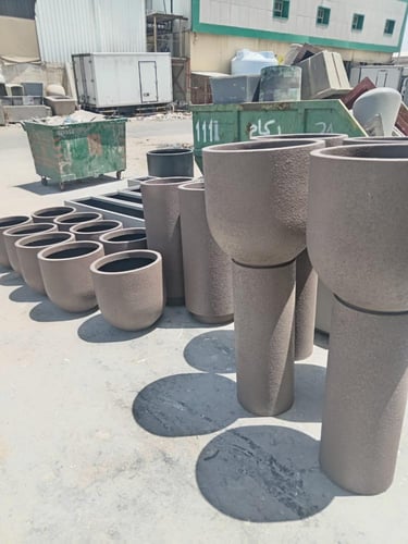 حوض زراعة بقاعدة عمودية