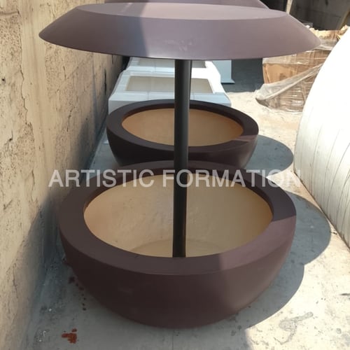 حوض زراعة مع قاعدة علوية