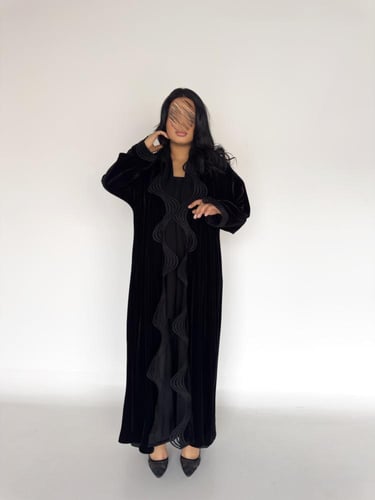 عبايه لولو كلوش بقماش مخمل وكلفة رحاب