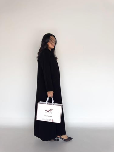 عبايه بليزر رسمي بدقة خيط سجه بقماش سيراميك اندنوس...