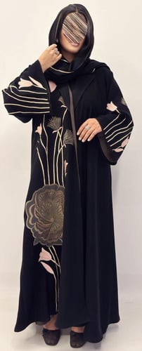 عبايه حنين بقماش سيراميك بتطريز يدوي طباعه مع تبطي...