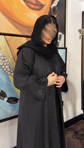 عبايه نهاء كلوش بقماش لنن بشك ورقي