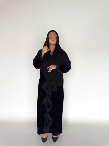 عبايه لولو كلوش بقماش مخمل وكلفة رحاب